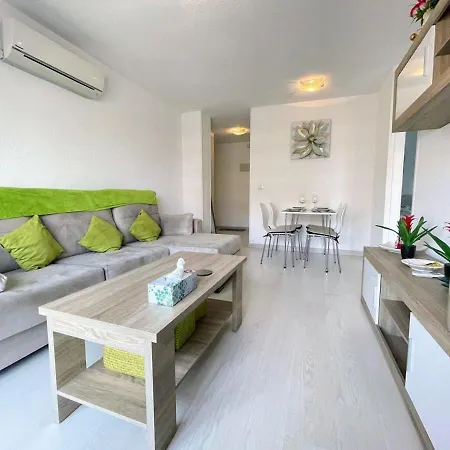 Apartment Lovely Punta Prima Near The Pp27 Torrevieja